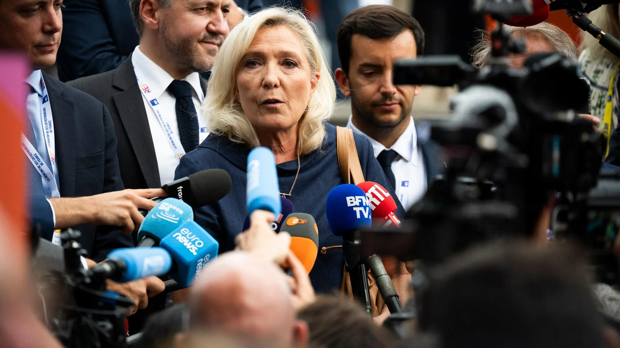 MARINE LE PEN CONFIRME VOULOIR LÂCHER FINANCIÈREMENT L’UKRAINE
