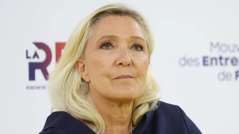 MARINE LE PEN JUGÉE « SOLIDE » SUR L’IMMIGRATION PAR PLUS D’UN FRANÇAIS SUR DEUX, MAIS PAS « ASSEZ SOLIDE » SUR LES ENJEUX INTERNATIONAUX, SELON UN SONDAGE