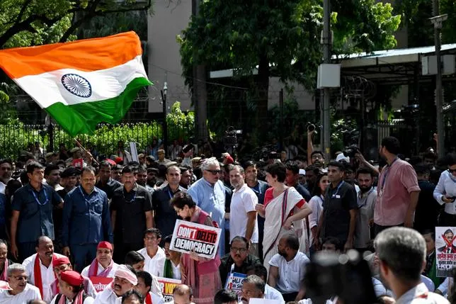 EN INDE, DES TRIPATOUILLAGES ÉLECTORAUX SUSCITENT UNE “CRISE DE LÉGITIMATION” DE LA DÉMOCRATIE
