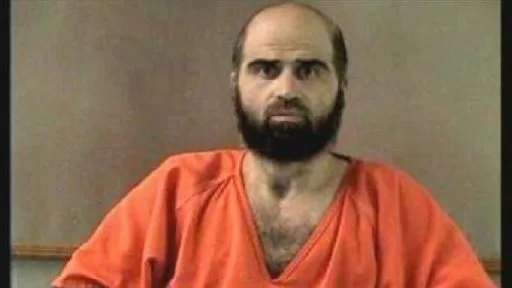 « JE NE VEUX PAS QUE CE SOIT PERÇU COMME UN SPECTACLE »: DES SURVIVANTS DE LA FUSILLADE DE FORT HOOD RÉAGISSENT À L’ANNONCE DE L’EXÉCUTION PUBLIQUE DU TIREUR PAR LE PENTAGONE