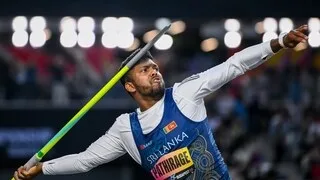 « LE CŒUR BRISÉ » : LE CHAMPION RUMESH THARANGA PATHIRAGE DÉCOUVRE SES JAVELOTS BRISÉS APRÈS UN TRAJET EN AVION