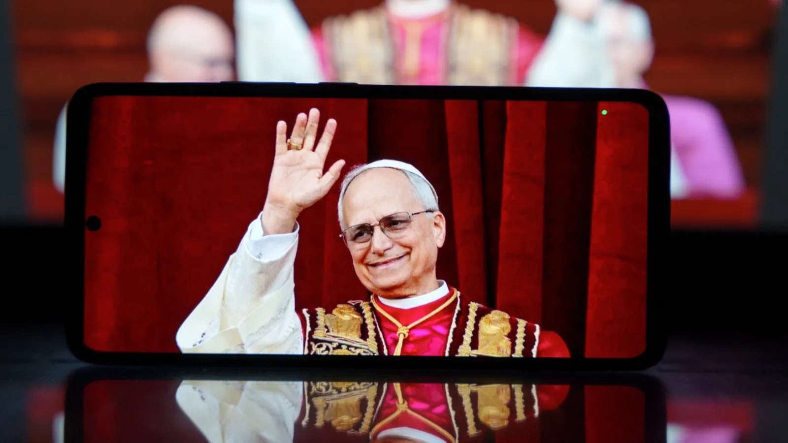 LE PAPE LÉON XIV FUSTIGE L’ART GÉNÉRÉ PAR IA : “UN APPAUVRISSEMENT DE L’ÂME”