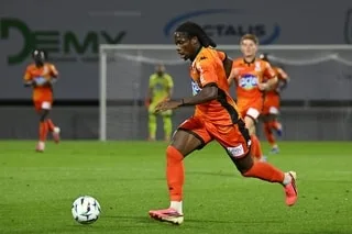 PAU – LAVAL. À QUELLE HEURE ET SUR QUELLE CHAÎNE VOIR LE MATCH DU STADE LAVALLOIS EN LIGUE 2 EN LIVE ?