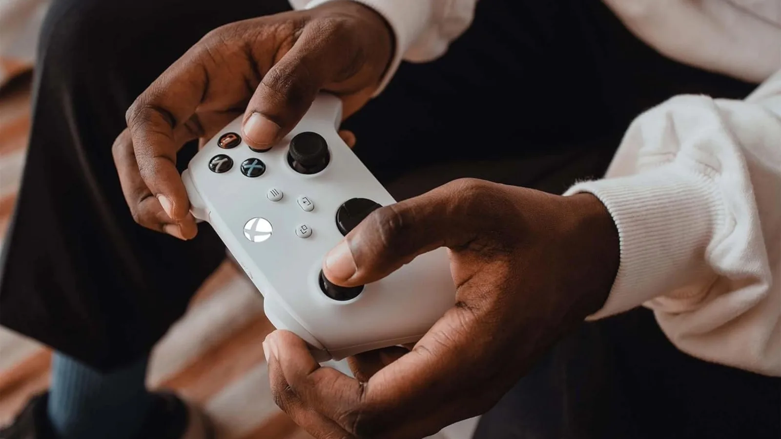 LES MANETTES XBOX ONT RAREMENT ÉTÉ AUSSI PEU CHÈRES, C’EST L’OCCASION DE SE PRÉPARER POUR LA SORTIE DE GTA VI