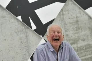 « J’AI EU LA CHANCE DE JOUER AVEC MON ART » : FRANÇOIS MORELLET, « RIGOUREUX RIGOLARD », AURAIT EU 100 ANS CETTE ANNÉE