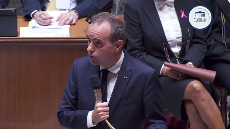 MOBILISATION LYCÉENNE: SÉBASTIEN LECORNU ANNONCE LA SUSPENSION DES COURS EN FIN DE SEMAINE POUR « UN TEMPS DE DÉMOCRATIE INTERNE »