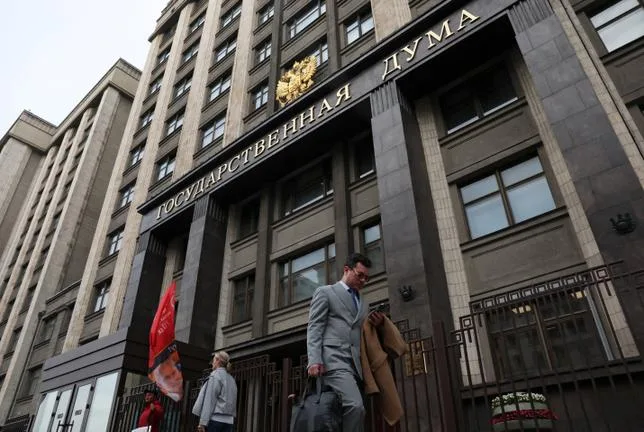 “UNE DOUMA DE COMBAT” : LES HOMMES DE LA GUERRE ENTRENT EN FORCE AU PARLEMENT RUSSE