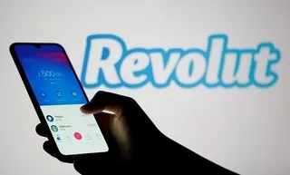 DES HACKERS PIÈGENT REVOLUT AVEC UNE VÉRITABLE ADRESSE MAIL ADMINISTRATIVE ET RÉCUPÈRENT DES DONNÉES SENSIBLES