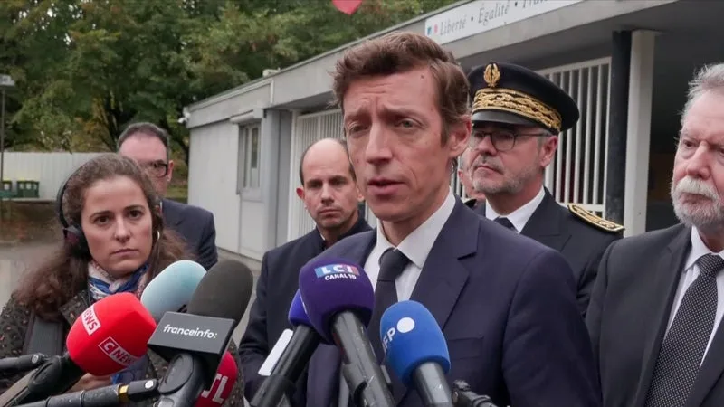 COLÈRE LYCÉENNE: ÉDOUARD GEFFRAY ANNONCE LA MOBILISATION DE 3.000 PROFESSEURS SUPPLÉMENTAIRES, LES SYNDICATS S’INTERROGENT