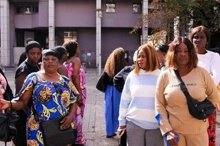 « MAMAN, CE SOIR ON DORT À LA MAISON OU DEHORS ? » : À LYON, 280 FEMMES ET ENFANTS ATTENDENT LEUR EXPULSION