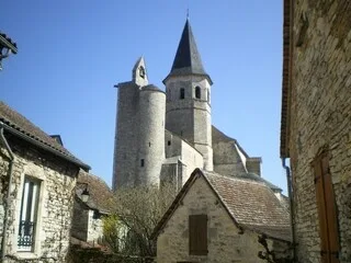 CETTE CITÉ CHÈRE AU PHOTOGRAPHE JEAN-MARIE PÉRIER EST DÉSORMAIS UN DES PLUS BEAUX VILLAGES DE FRANCE