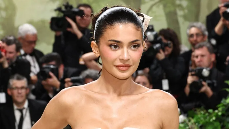 KYLIE JENNER VA TENIR SON PREMIER RÔLE À L’ÉCRAN DANS LA SÉRIE « BACHELORETTE WEEKEND »