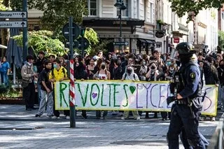 MANIFESTATIONS LYCÉENNES : 1990, 1998, 2005… COMMENT SE SONT-ELLES TERMINÉES ?