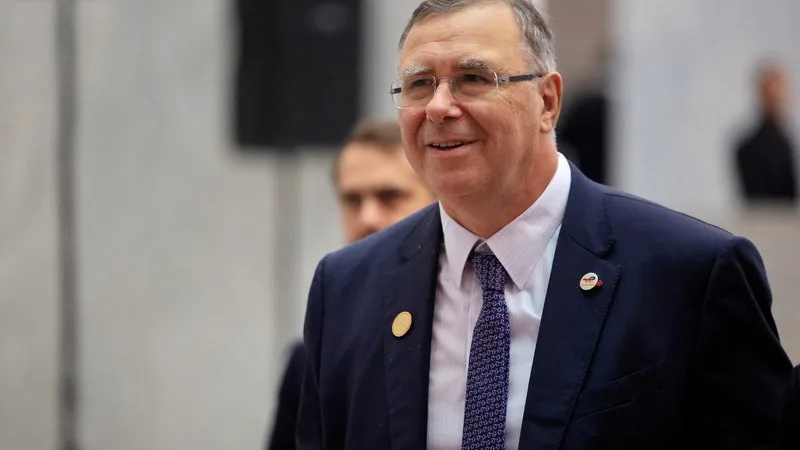 « NOUS SOMMES DEVENUS UNE MARQUE POPULAIRE DANS LE PAYS »: LE PATRON DE TOTALENERGIES SE FÉLICITE D’AVOIR « RÉCONCILIÉ CAPITALISME, FAIRE DE L’ARGENT ET POPULARITÉ EN FRANCE » GRÂCE AU PLAFONNEMENT DES PRIX