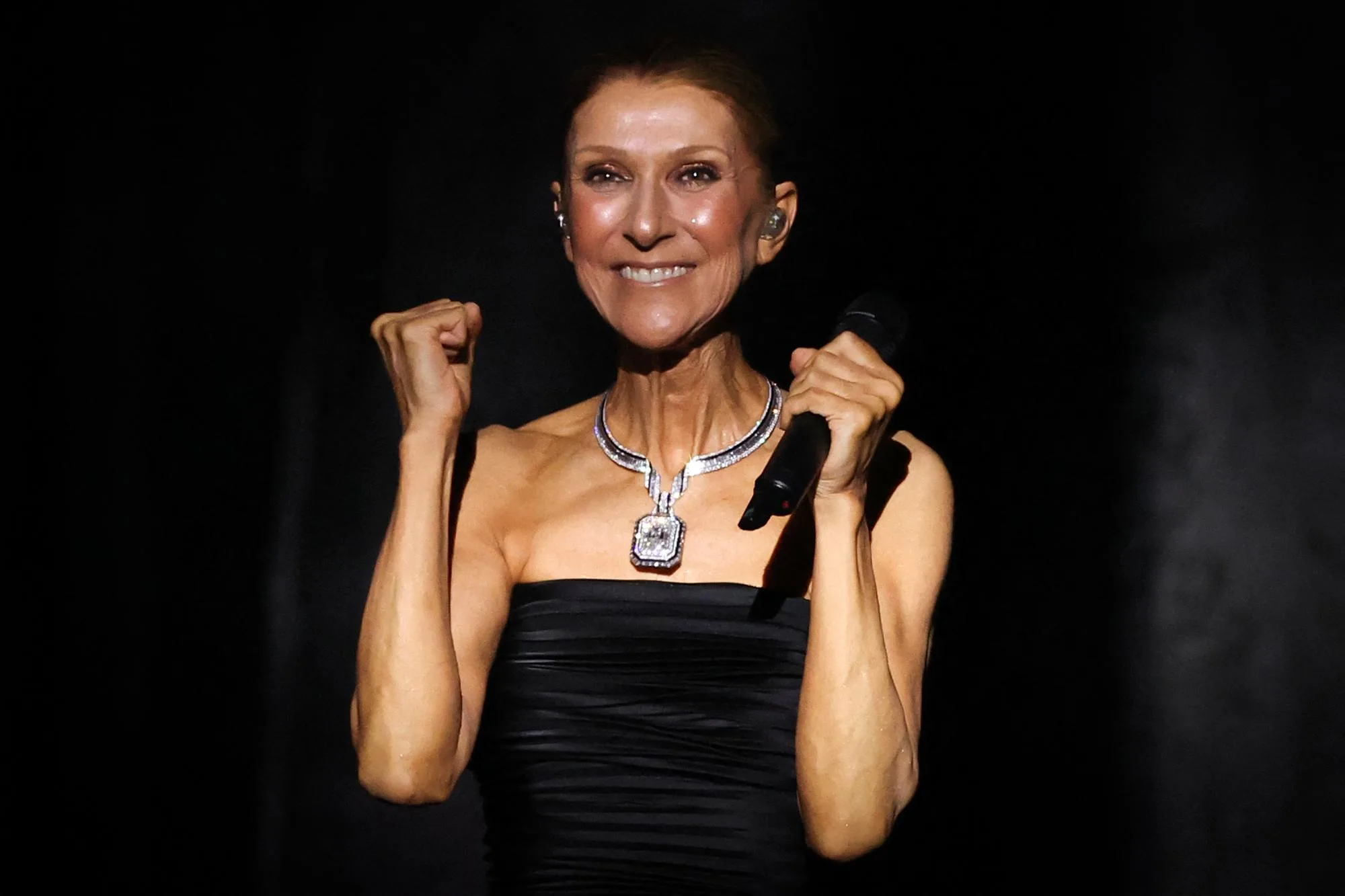 ON SAIT MAINTENANT QUELLES CHANSONS CÉLINE DION CHANTE POUR SON RETOUR SUR SCÈNE