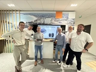 ORANGE DÉVOILE UN NOUVEAU DÉCODEUR TV INTÉGRANT UNE BARRE-SON QUALITÉ CINÉMA