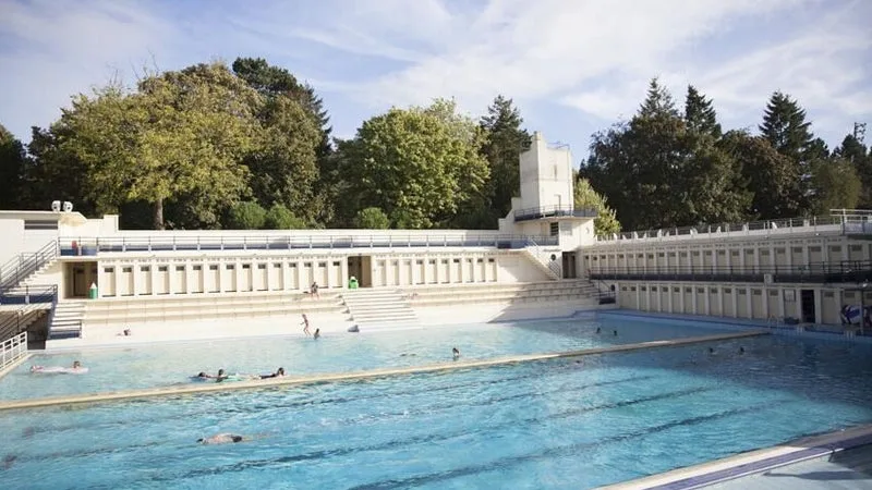 LA PISCINE ART DÉCO DE BRUAY-LA-BUISSIÈRE, NOUVEAU « MONUMENT PRÉFÉRÉ DES FRANÇAIS »