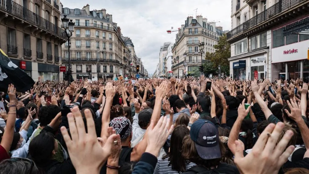 CHEZ LES JEUNES, LA PRÉSIDENTIELLE ET L’AVENIR SUSCITENT DES SENTIMENTS CONTRADICTOIRES