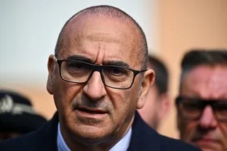 VIOLENCES À SAINT-PIERRE-DES-CORPS : « LA NUIT A ÉTÉ CALME », SALUE LE MINISTRE DE L’INTÉRIEUR LAURENT NUÑEZ
