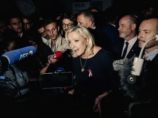 « COSTARD EN KEVLAR » : PRÈS DE QUARANTE RÉDACTIONS CONDAMNENT LES ATTAQUES DE MARINE LE PEN CONTRE LA PRESSE