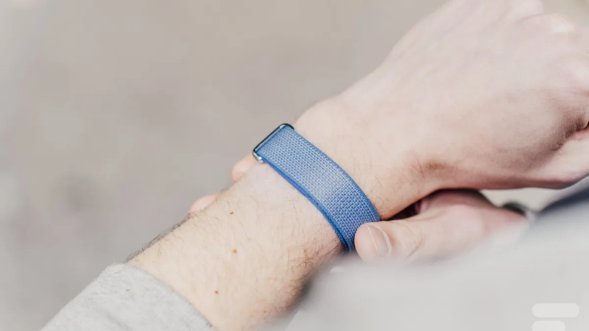 UN BRACELET DE SANTÉ SANS ÉCRAN CHEZ APPLE ? UN PROTOTYPE SERAIT À L’ÉTUDE POUR 2028