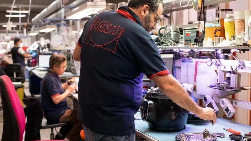SHARK, WHIRLPOOL, ELECTROLUX… QUELLES SONT LES MARQUES LES PLUS FIABLES POUR POUVOIR RÉPARER SES APPAREILS ET LES GARDER PLUS LONGTEMPS?