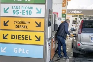TOTALENERGIES S’ENGAGE À BAISSER LES PRIX DU GAZOLE DE 8 À 12 CENTIMES POUR LES PARTICULIERS, DE 20 CENTIMES POUR LE GNR
