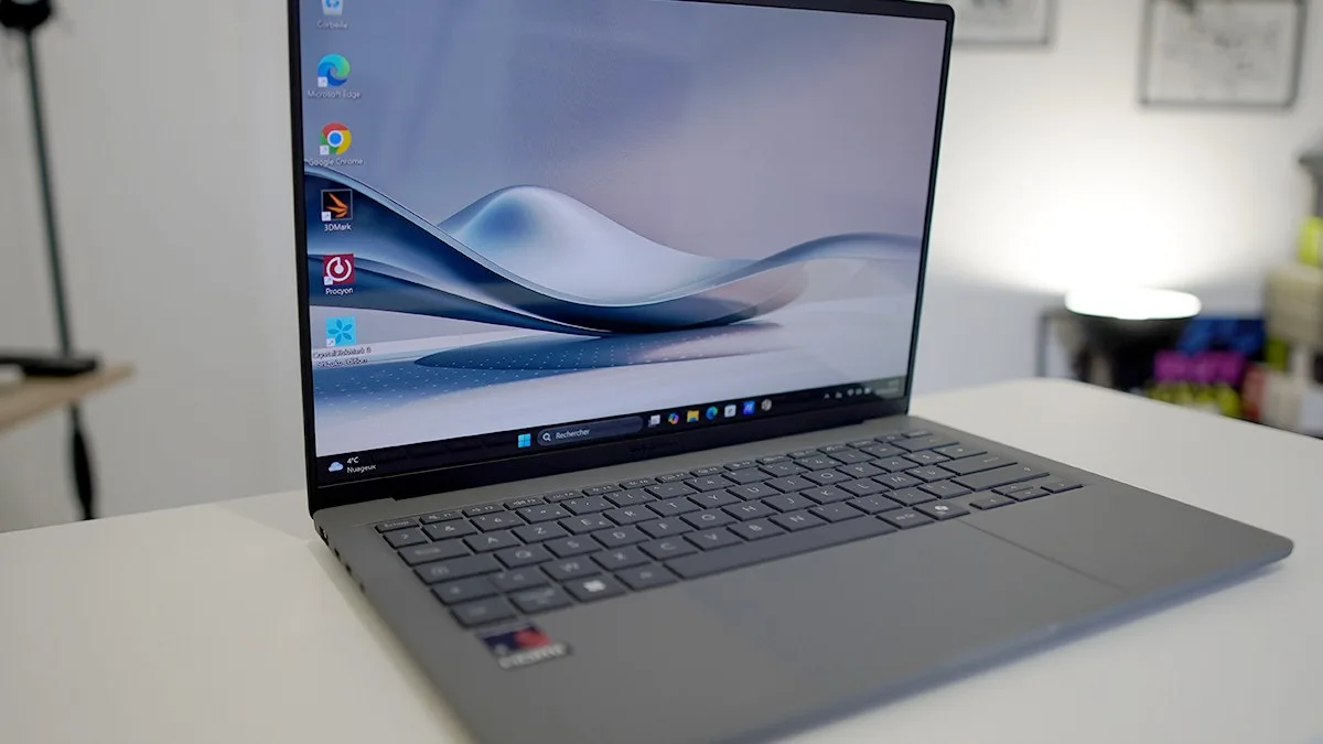 ULTRA-LÉGER (990 G) ET TRÈS ENDURANT, L’ASUS ZENBOOK A14 SOUS SNAPDRAGON X2 ELITE PROFITE D’UNE GROSSE REMISE DE 500 €