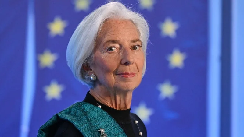 « ON A UN OBJECTIF D’INFLATION DE 2% SUR LE MOYEN TERME »: FACE À L’ENVOLÉE DES PRIX PROVOQUÉE PAR LA GUERRE AU MOYEN-ORIENT, CHRISTINE LAGARDE DÉFEND SA DÉCISION DE RELEVER LES TAUX DIRECTEURS