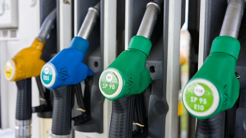 HUILE DE COLZA, MÉLANGE ESSENCE-ÉTHANOL… ATTENTION, CES ALTERNATIVES AU CARBURANT PEUVENT ÊTRE DANGEREUSES