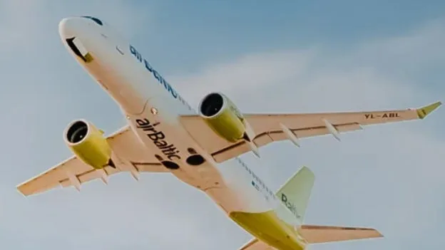 FACE À LA FLAMBÉE DES PRIX DU KÉROSÈNE, LA COMPAGNIE AÉRIENNE LETTONE AIRBALTIC SE PLACE SOUS LA PROTECTION DU CHAPITRE 11 DU CODE AMÉRICAIN DES FAILLITES POUR RESTRUCTURER SA DETTE