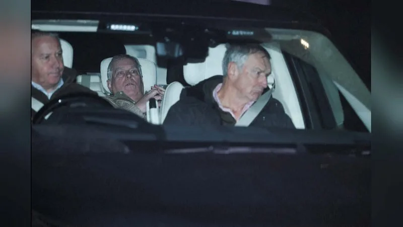 AFFAIRE EPSTEIN: L’EX-PRINCE ANDREW CONTESTE EN JUSTICE DES PERQUISITIONS MENÉES CHEZ LUI EN FÉVRIER