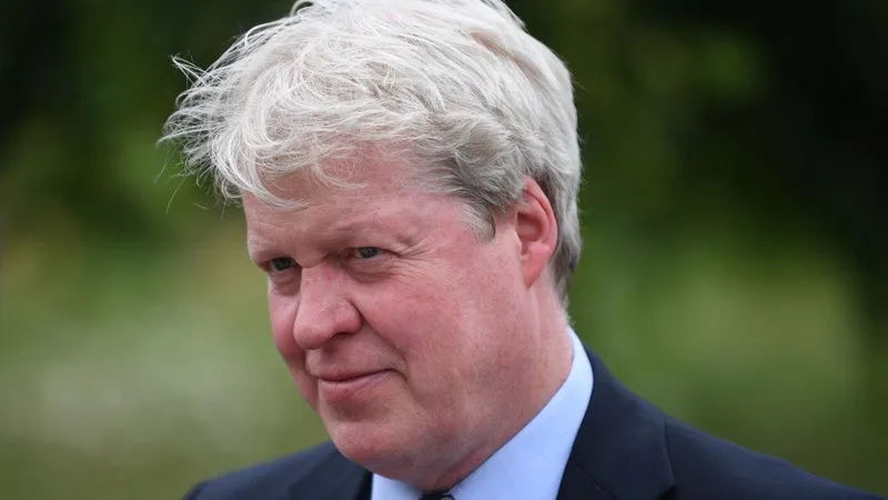 « UNE AGRESSIVITÉ STUPÉFIANTE » ET « UN COUP BAS »: LA PASSE D’ARMES ENTRE LE FRÈRE DE DIANA ET BUCKINGHAM CONTINUE