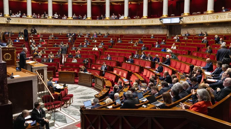 30,9 MILLIARDS D’EUROS POUR 2027: LES DÉPUTÉS ONT ADOPTÉ LA CONTRIBUTION FRANÇAISE AU BUDGET DE L’UNION EUROPÉENNE (LE RN ET LFI RÉCLAMAIENT DE LES DIMINUER)