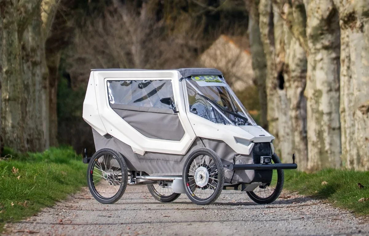 DANS LE SILLAGE DES VÉLOS-CARGOS ET MICRO-VOITURES, ILS VEULENT ENVAHIR NOS RUES… QUI SONT LES « VÉLIS » ?