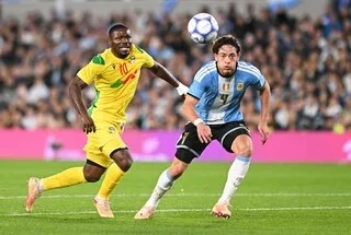 FC LORIENT. TOSIN BUTEUR ET PRÉSENT POUR LA DER DE MESSI, KUZMIC TRÈS PEU UTILISÉ : QUEL BILAN POUR LES INTERNATIONAUX ?