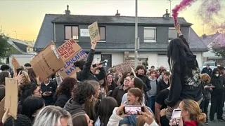 BLOCAGES DES LYCÉES. À VANNES, UNE CENTAINE DE LYCÉENS MOBILISÉS DEVANT LE LYCÉE LESAGE, CE LUNDI MATIN