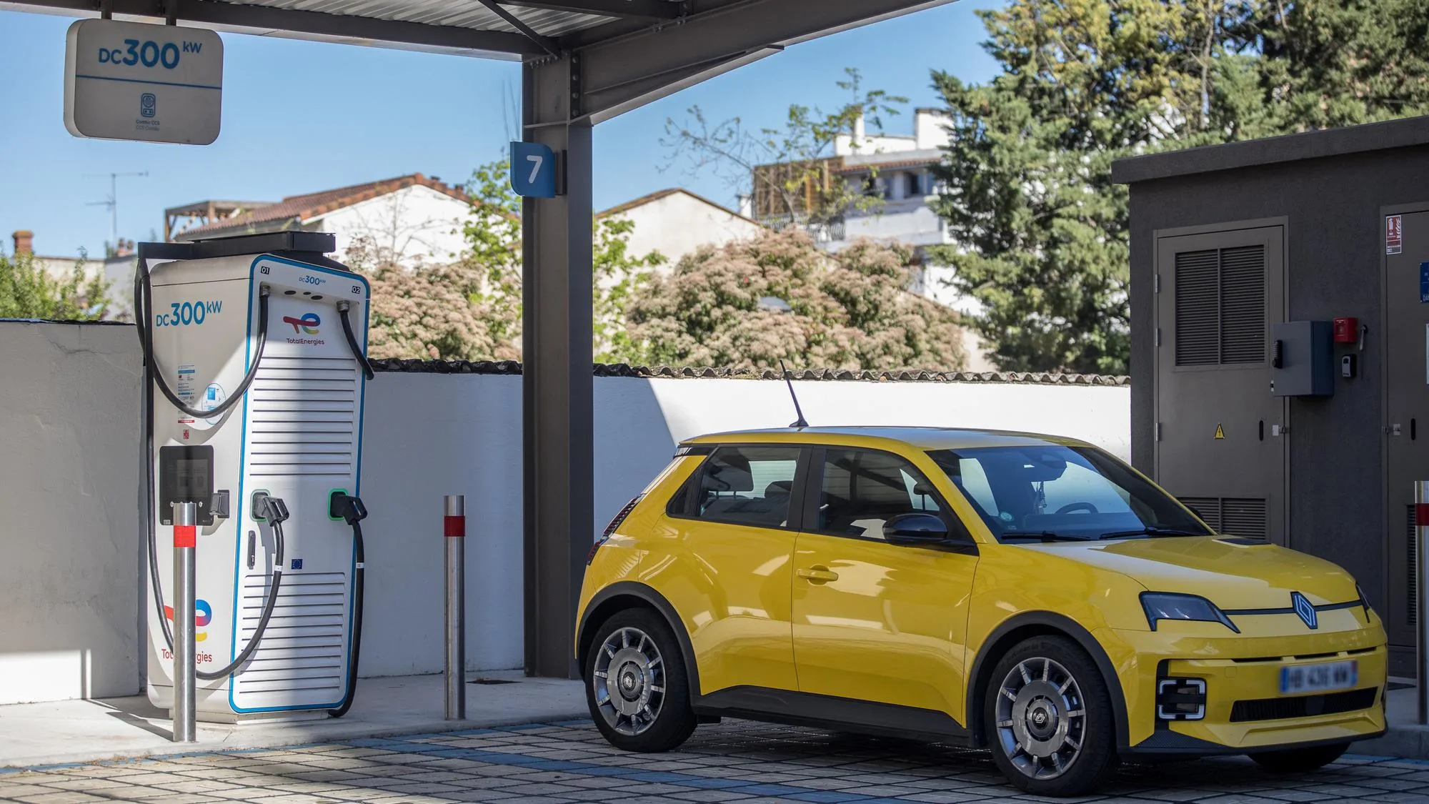 MONDIAL DE L’AUTO À PARIS : CES CHIFFRES MONTRENT BIEN COMMENT LA VOITURE ÉLECTRIQUE S’INSTALLE TOUJOURS UN PEU PLUS EN FRANCE