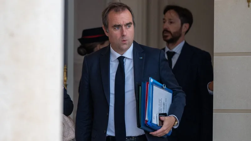 COLÈRE DES LYCÉENS: SÉBASTIEN LECORNU CONFIE À SES MINISTRES « UNE FEUILLE DE ROUTE AVEC CINQ CHANTIERS » ET DEMANDE DES « DÉCISIONS » AVANT LA FIN DU MOIS
