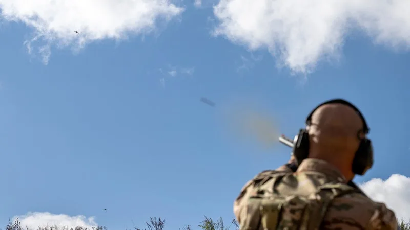 340 VOLS DE DRONES ONT ÉTÉ RECENSÉS PRÈS DE SITES MILITAIRES BRITANNIQUES EN 1 AN: ALORS QUE LA MENACE RUSSE PLANE, LA VIGILANCE A ELLE AUSSI ÉTÉ RENFORCÉE