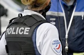 IL COURT NU DANS LA RUE ET AFFIRME ÊTRE JÉSUS : UN QUADRAGÉNAIRE INTERPELLÉ PRÈS DE BORDEAUX
