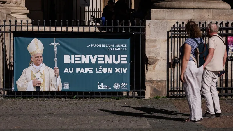 « OFFRE AUGMENTÉE DE 10% », STATIONS DE MÉTRO FERMÉES… COMMENT S’ADAPTENT LES TRANSPORTS PARISIENS À LA VISITE DU PAPE