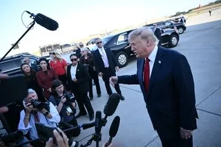 CNN ET POLITICO PRIVÉS DE MAISON BLANCHE : ON VOUS RÉSUME LA CRISE QUI COUVE ENTRE DONALD TRUMP ET LES MÉDIAS AMÉRICAINS