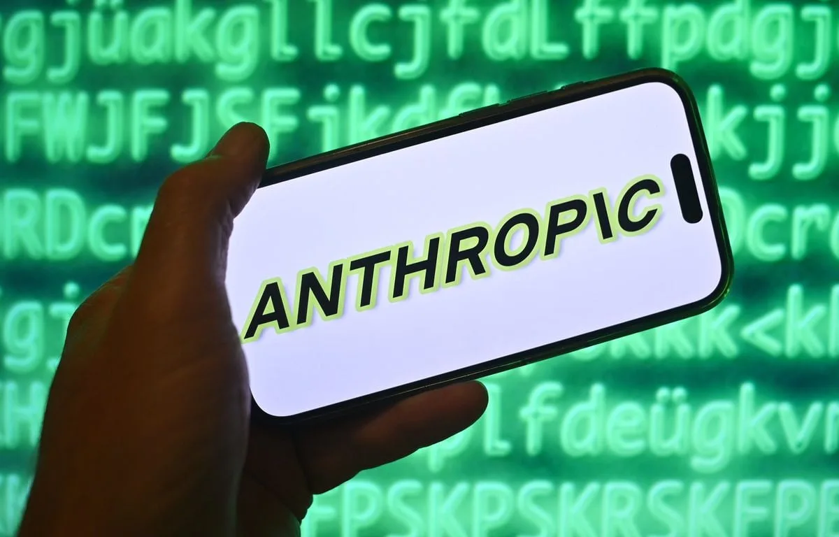 LE PATRON D’ANTHROPIC APPELLE À RALENTIR LA VITESSE DE DÉVELOPPEMENT DE L’IA