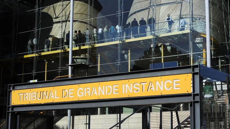 MENACES DE MORT CONTRE UN SURVEILLANT ET LA PRINCIPALE D’UN COLLÈGE EN GIRONDE: LE PÈRE DE L’ÉLÈVE CONDAMNÉ À SIX MOIS DE PRISON FERME