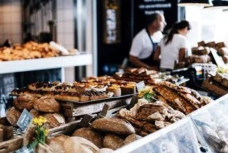 « TOUT ÇA POUR 8,49 € ! » : IL UTILISE L’IA POUR CRÉER DES TARTES MOISIES ET SE FAIRE REMBOURSER SON TOO GOOD TO GO