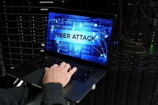 DONNÉES VOLÉES LORS DE CYBERATTAQUES : LA JUSTICE FAIT FERMER UN SITE, TROIS MINEURS INTERPELLÉS