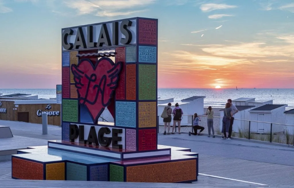 « C’EST UNE VRAIE SURPRISE »… COMMENT CALAIS S’EST-ELLE RETROUVÉE « PLAGE PRÉFÉRÉE DES FRANÇAIS » ?