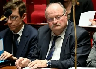 CARBURANT, MÉDECINS, ÉCOLES, VOITURES ÉLECTRIQUES… LES MAIRES RURAUX ENTRE PROMESSES ET ATTENTES