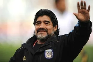 PROCÈS MARADONA. « ON NE PEUT PAS EXCLURE QU’IL SOIT MORT DU COVID », SELON UN MÉDECIN LÉGISTE